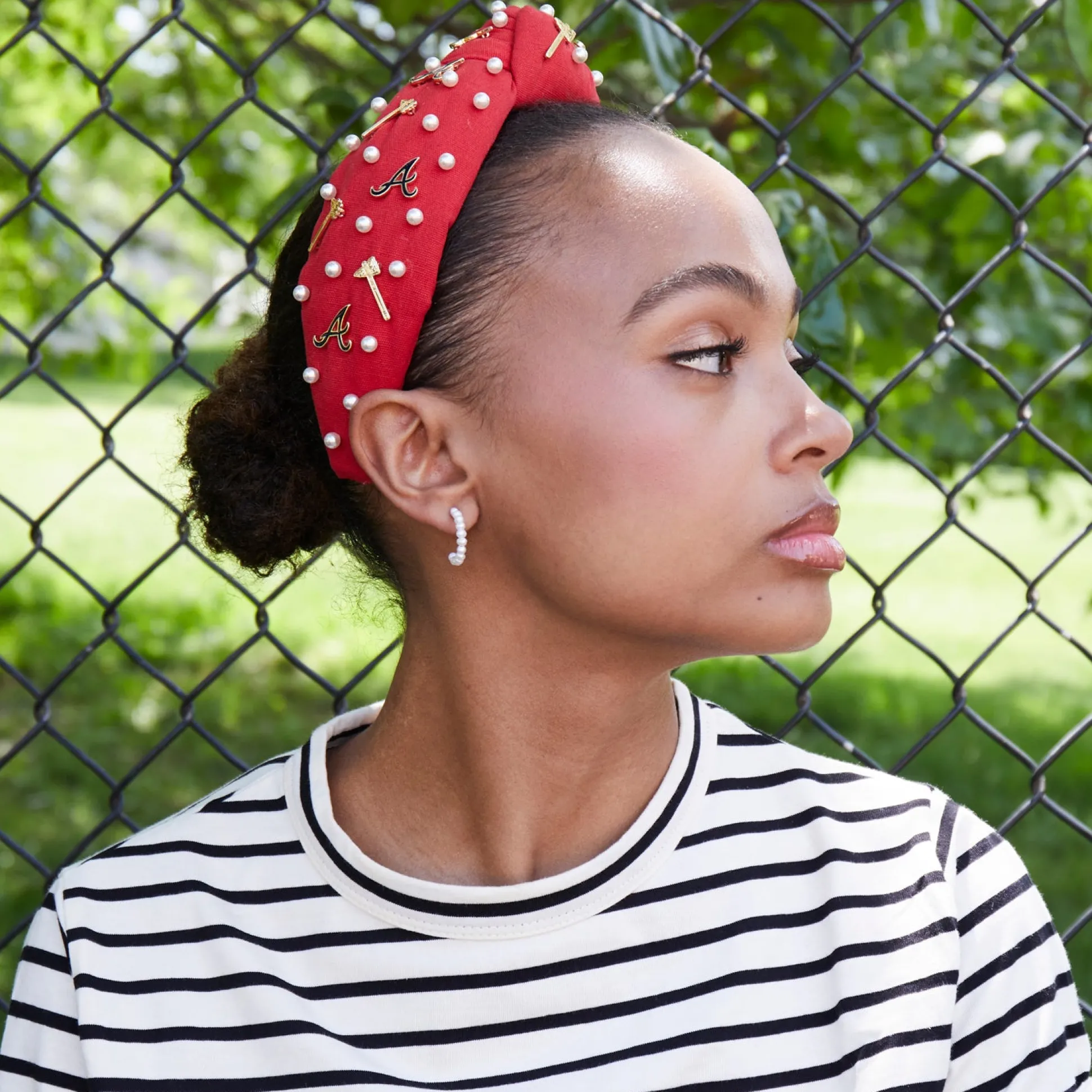 ATLANTA BRAVES LELE SADOUGHI / MLB RED EMBELLISHED KNOTTED HEADBAND