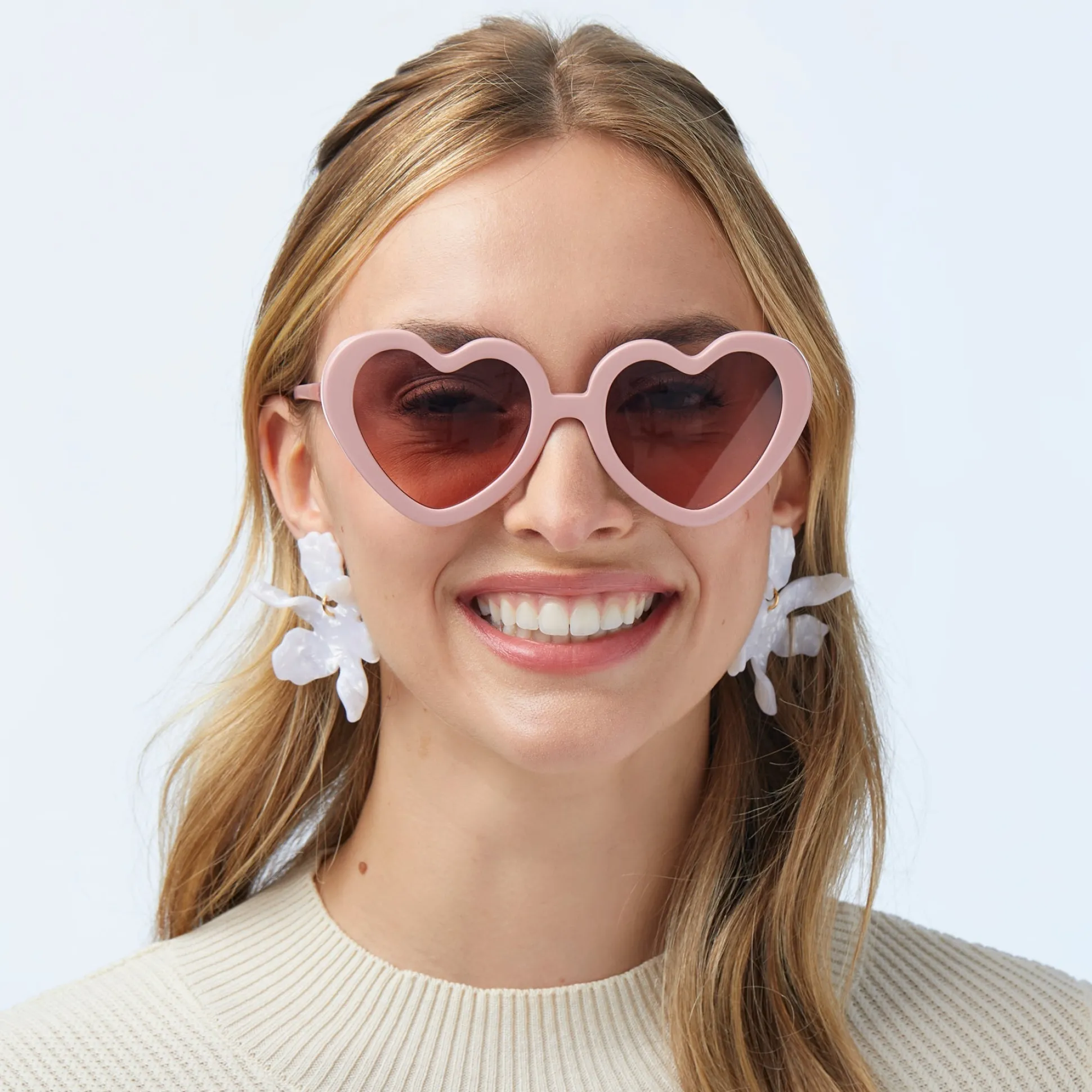 BLUSH SWEETHEART SUNGLASSES