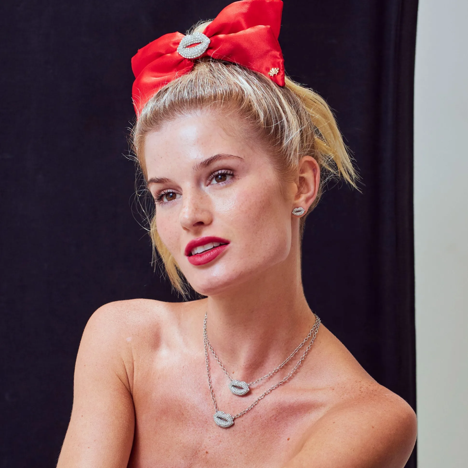 CRYSTAL LELE SADOUGHI X MARILYN MONROE PAVE KISS NECKLACE
