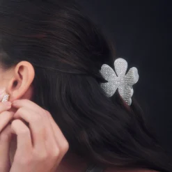 CRYSTAL LILY CLAW CLIP