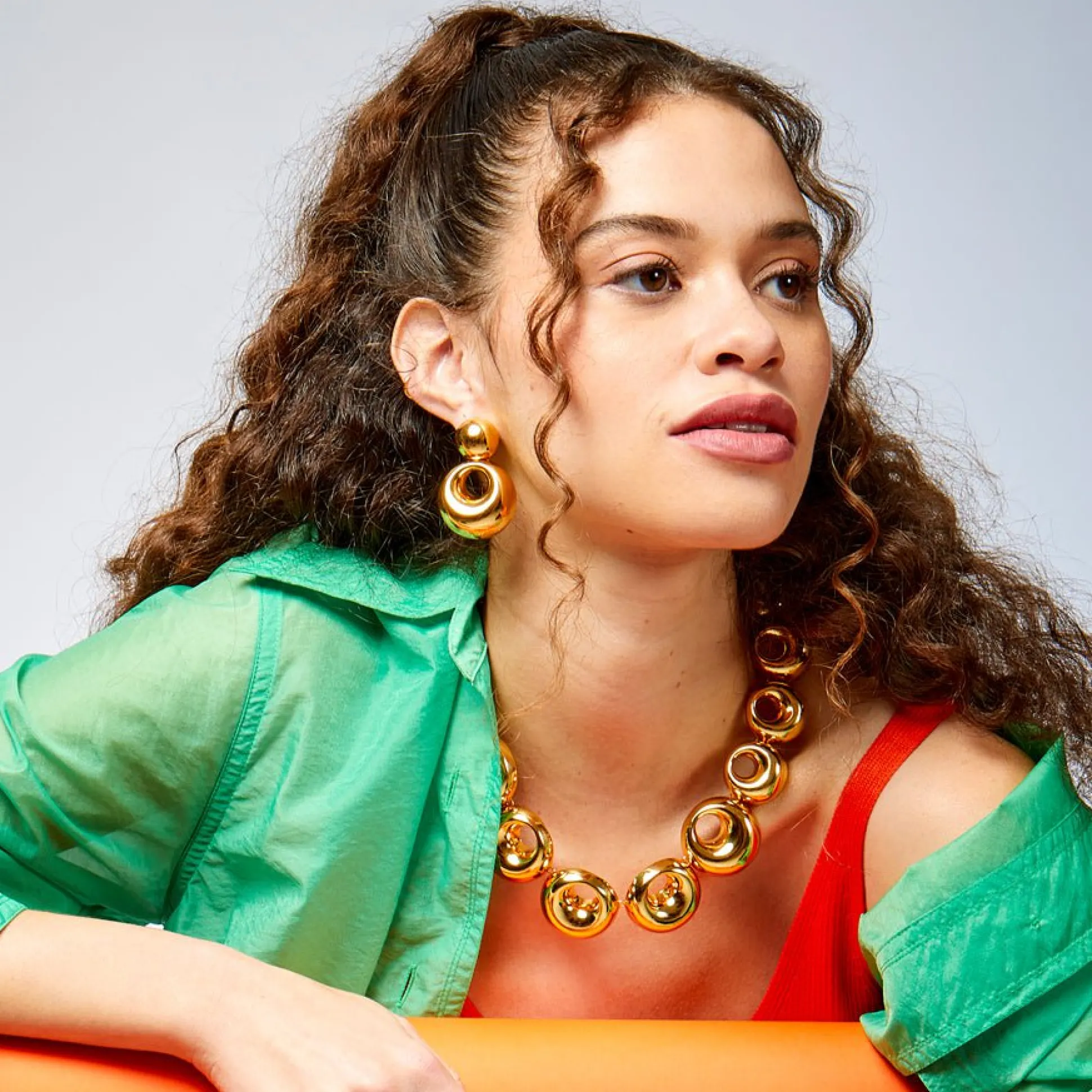 GOLD MEDALLION DROP EARRINGS