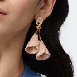 NATURAL RAFFIA CALLA LILY EARRINGS