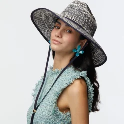 NAVY STRAW WOVEN HAT