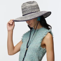 NAVY STRAW WOVEN HAT