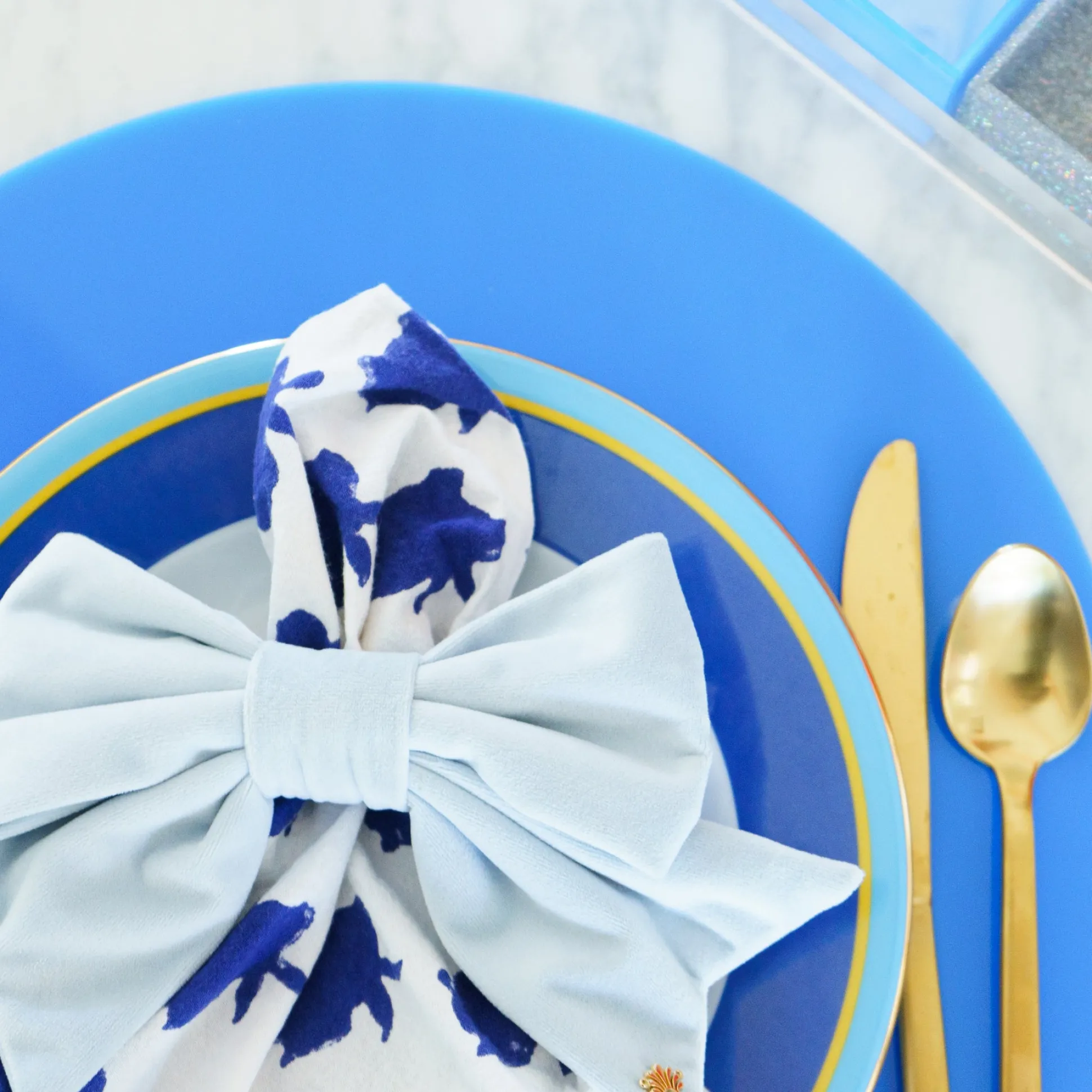 SKY BLUE LUNA ROUND SET OF 4 PLACEMATS