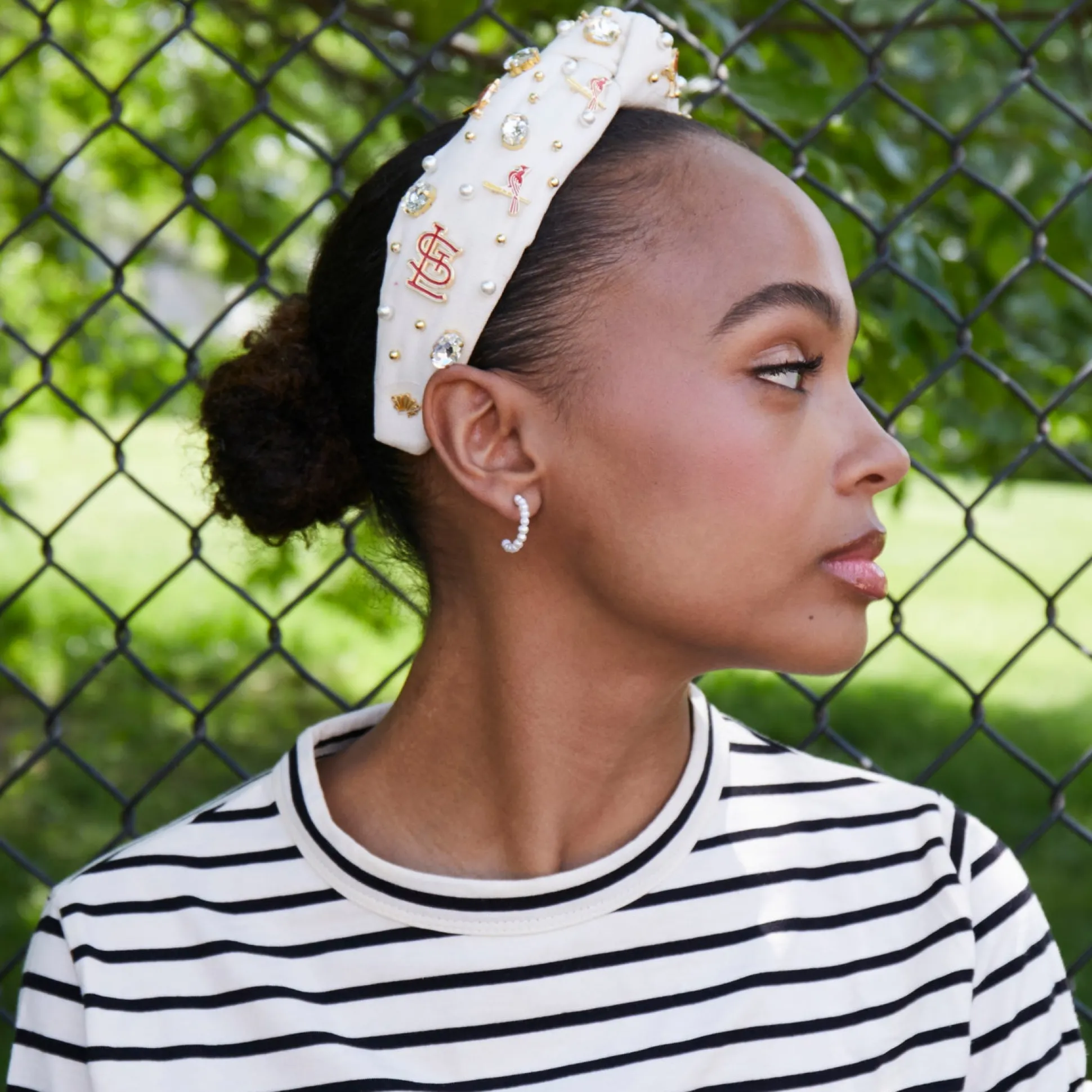 ST.LOUIS CARDINALS LELE SADOUGHI / MLB IVORY EMBELLISHED KNOTTED HEADBAND